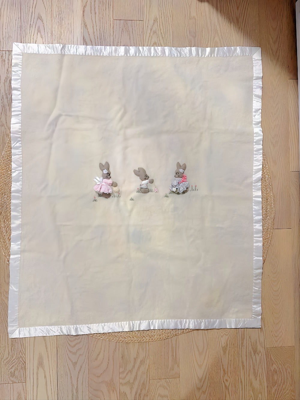 Australia Barbara Shannon 100% wool Baby Blanket with Satin Trim